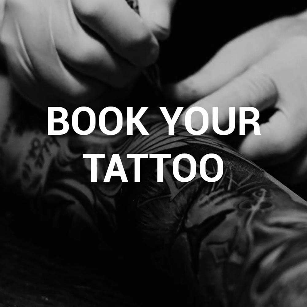 close up van een tattoo in wording